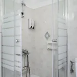 Veroni's 4 *