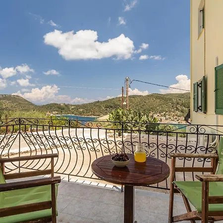 Veroni's 4 Apartman Vathí