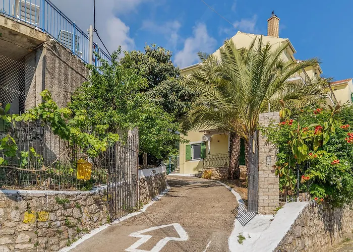 아파트 Veroni's 4 *